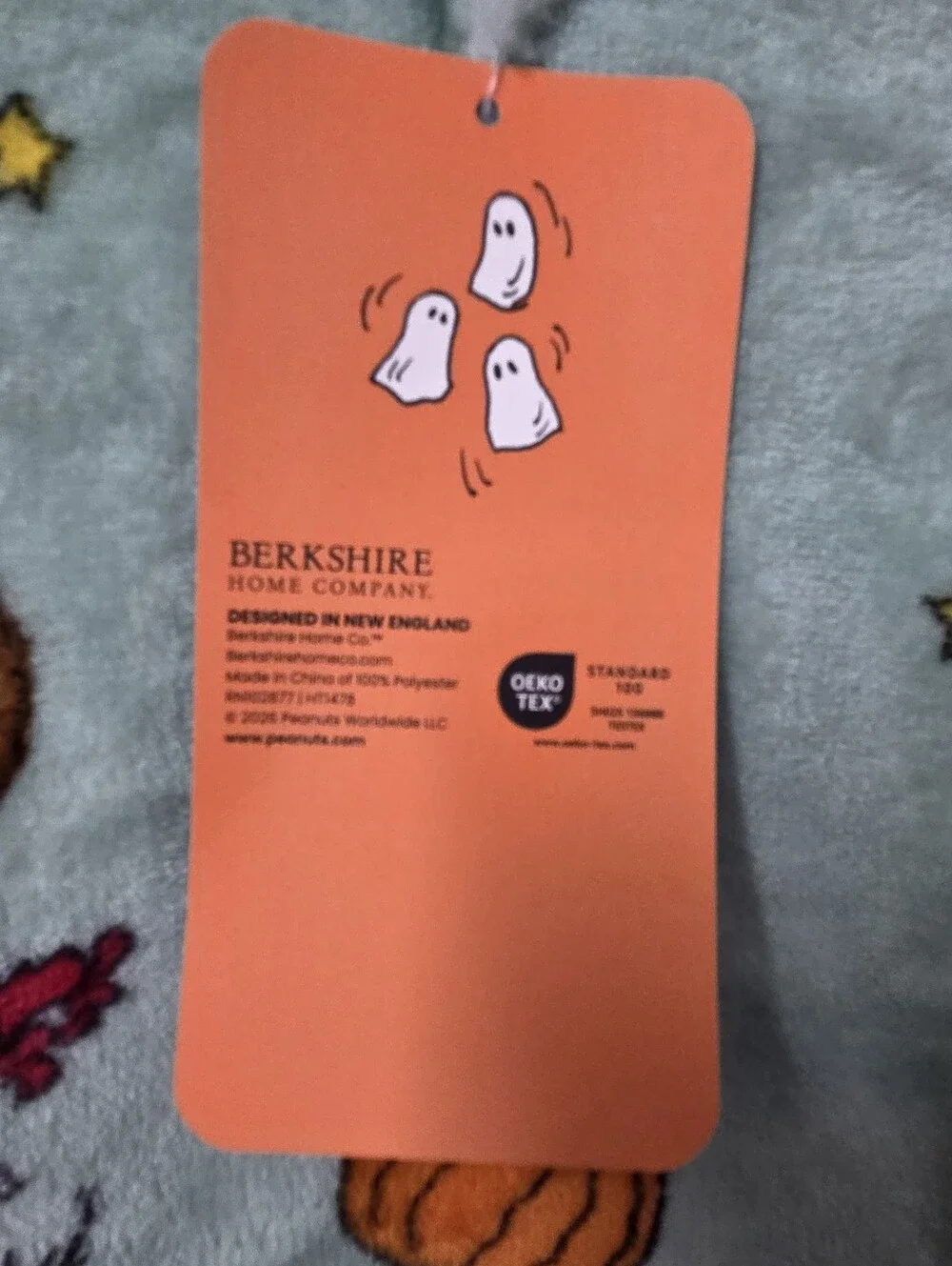 Peanuts plush throw